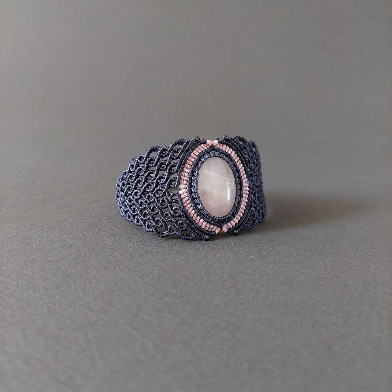 Macramé Bracelet-232GY Quartz